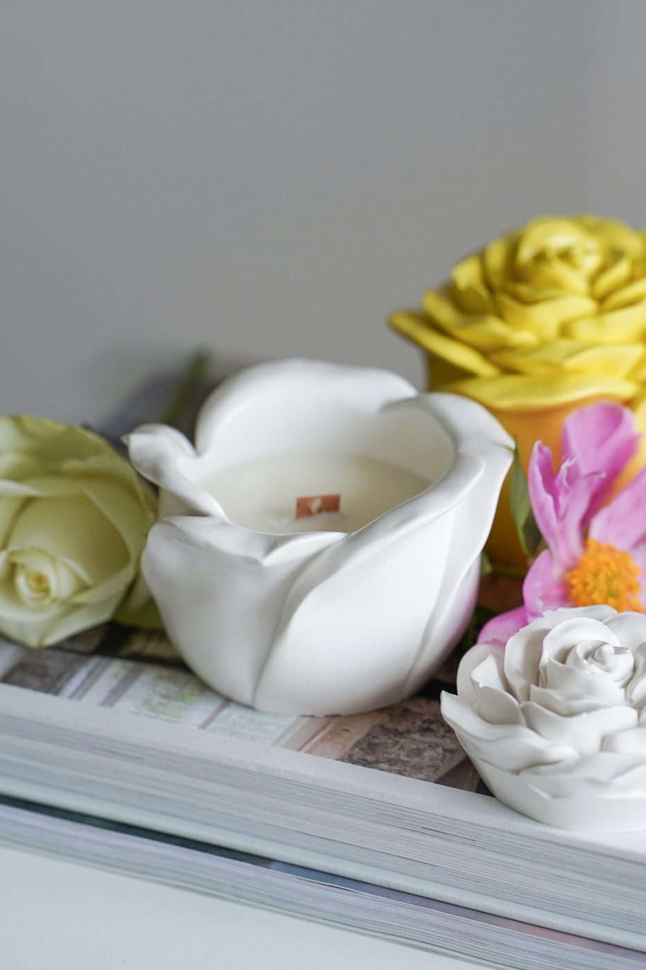 Rose | Scented soy candle in Jesmonite