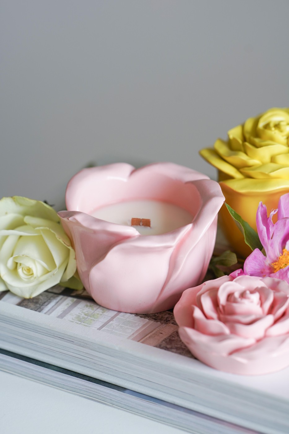 Rose | Scented soy candle in Jesmonite
