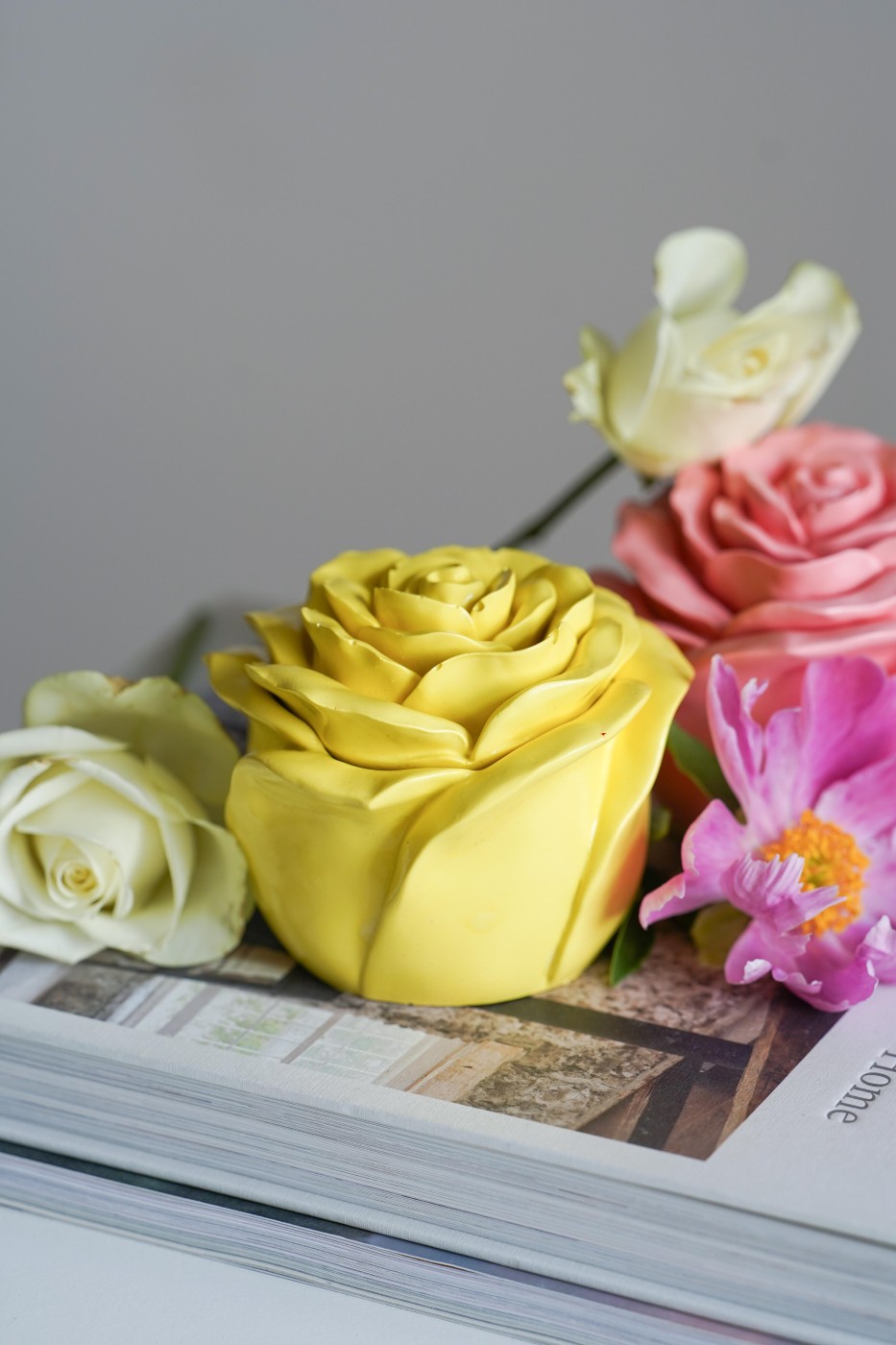 Rose | Scented soy candle in Jesmonite