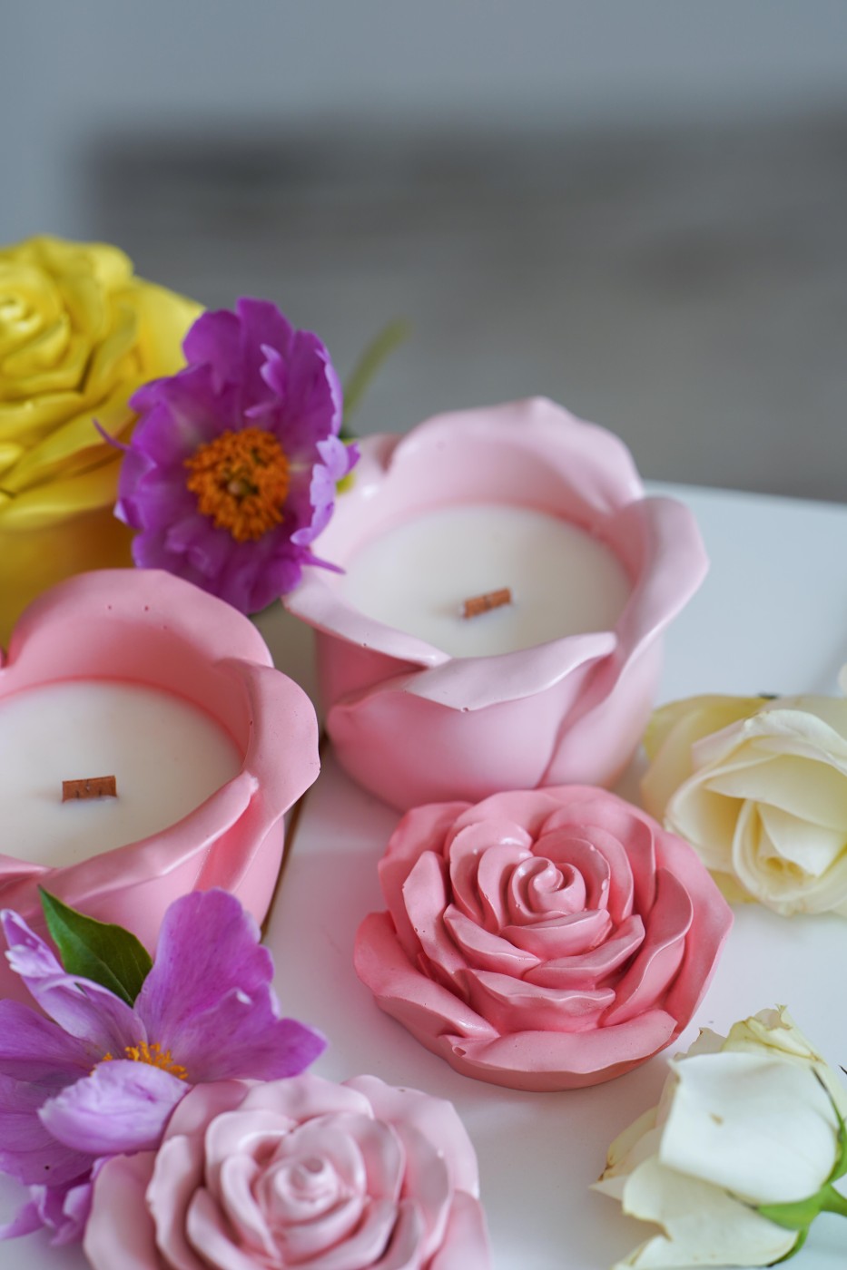 Rose | Scented soy candle in Jesmonite