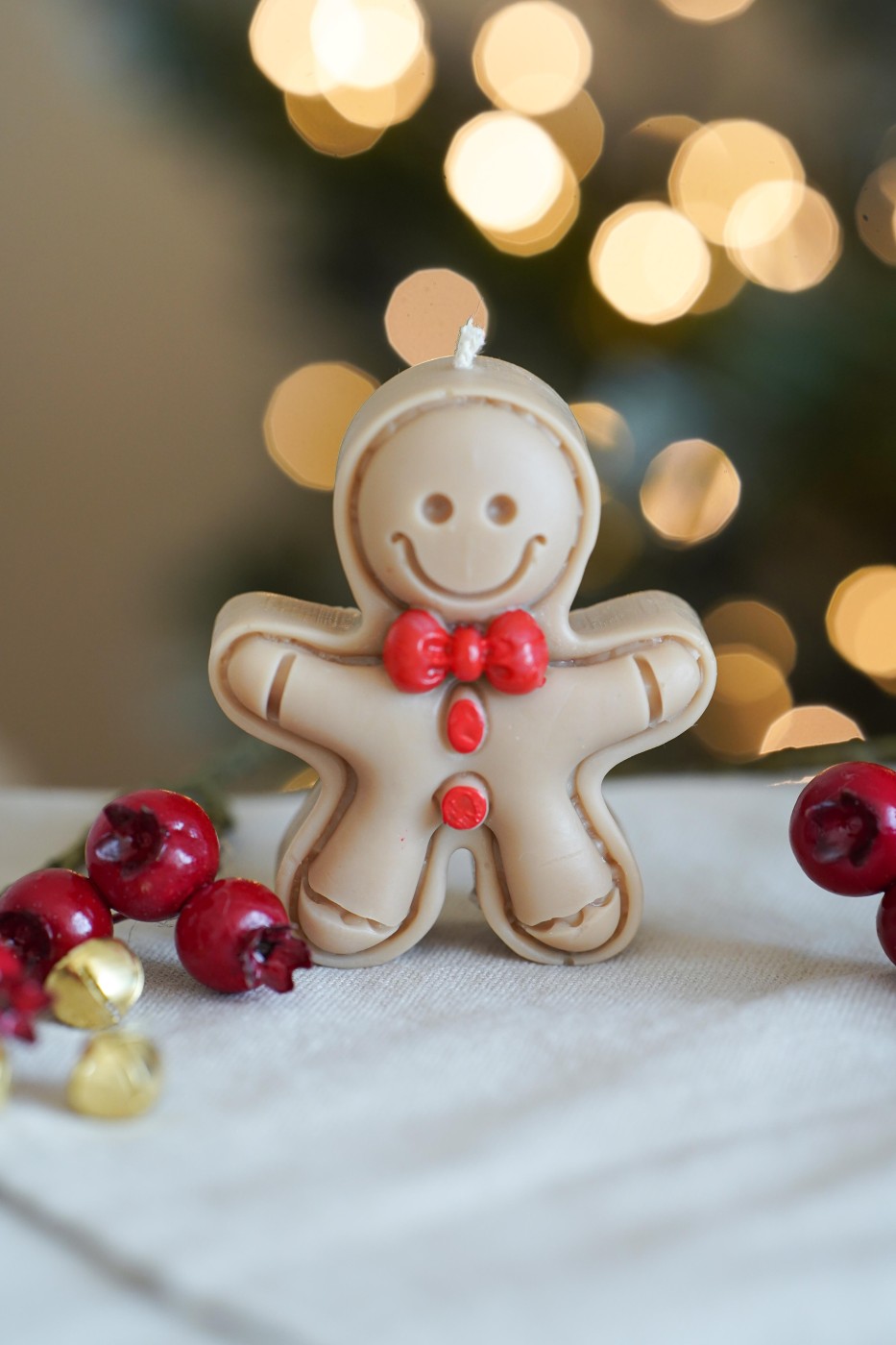 Cute gingerbread | Christmas candle – fotografie 4