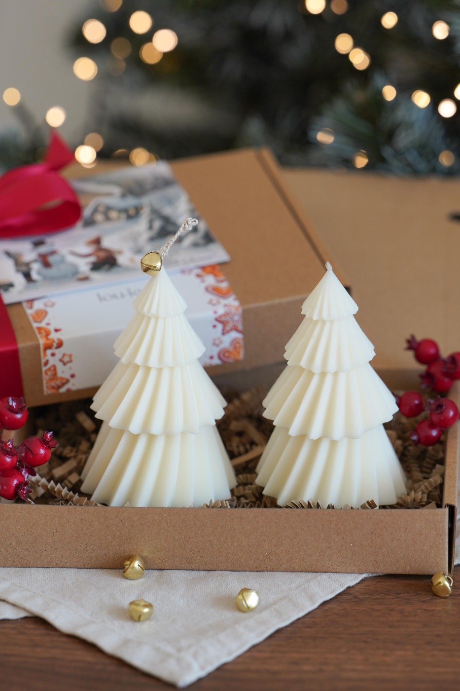 Christmas set of large dancing trees – fotografie 3
