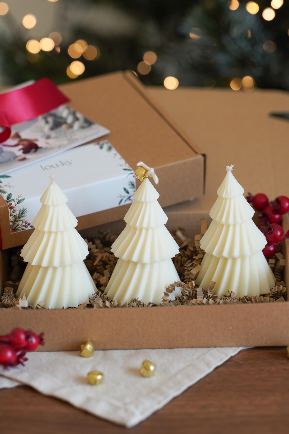 Christmas set of small dancing trees – fotografie 4