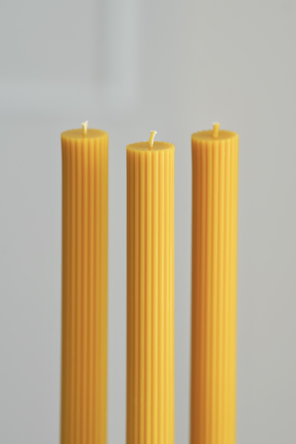 Thea Ribbed Candle | Beeswax