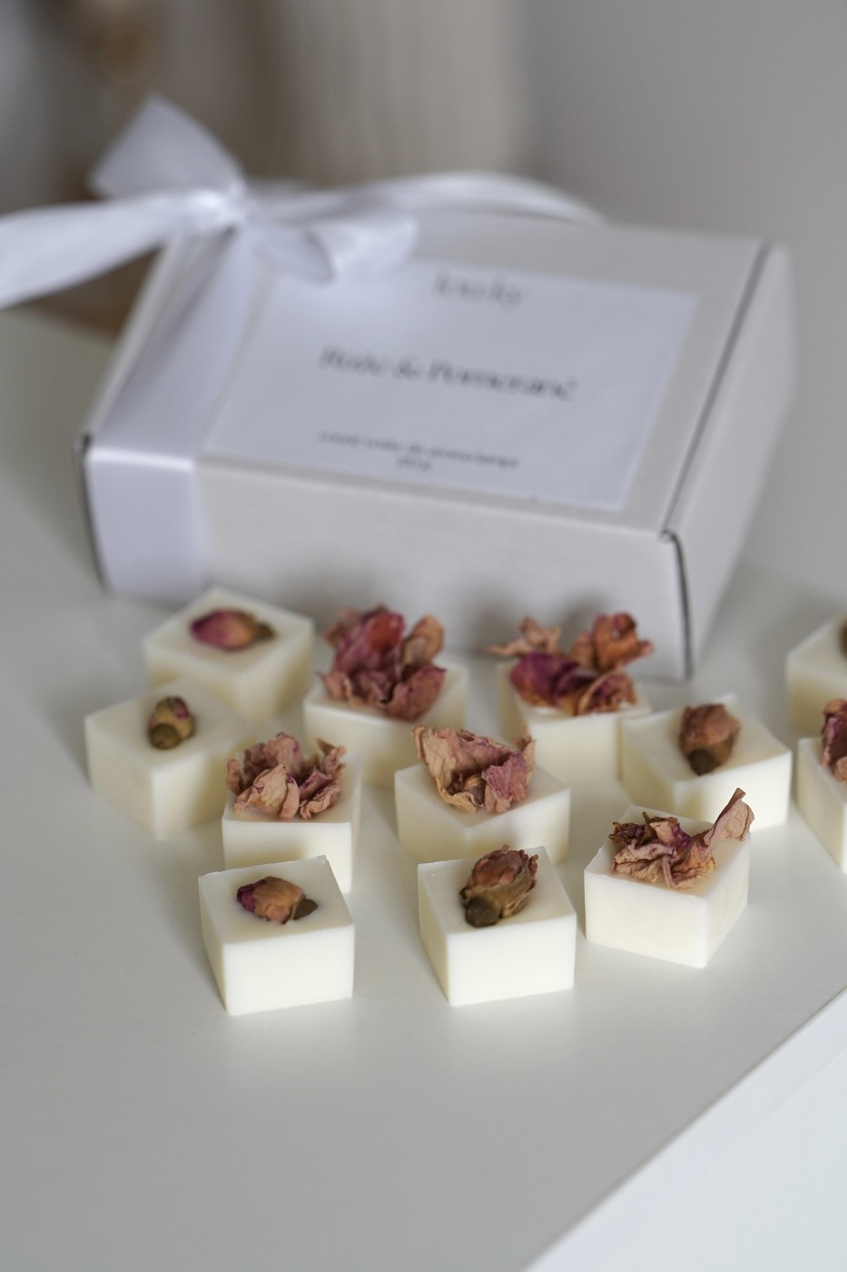 Scented wax for aroma lamps